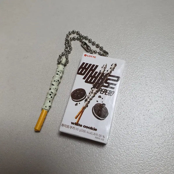[BUNJANG] Pepero Miniature Keychain White Cookie Gacha / 판매,교환) 빼빼로 미니어쳐 키링 화이트 쿠키 가챠