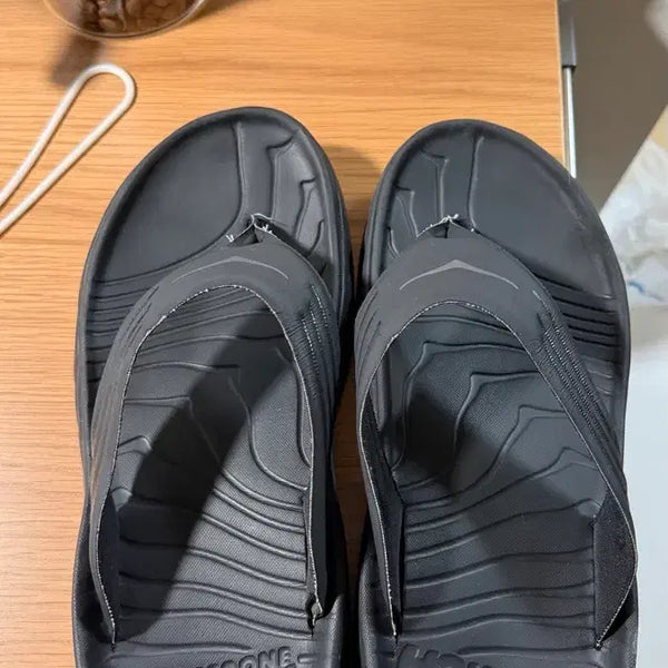 [BUNJANG] Hoka One One Flip-Flops US 9 Black / 호카오네오네 쪼리 플립플랍 us9