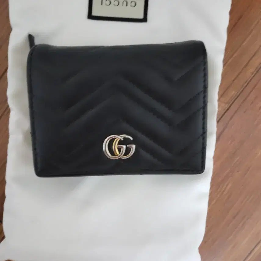 [BUNJANG] Gucci Quilted Logo Wallet / 구찌 지갑