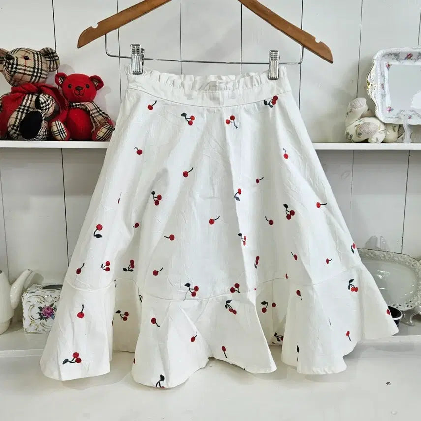 [BUNJANG] Liz Lisa Cherry Embroidered Flare Skirt / LIZ LISA 체리 자수 플레어 스커트