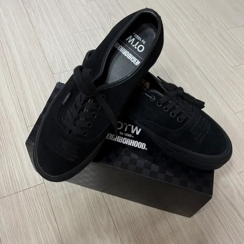 [BUNJANG] Neighborhood x Vans Slip-On Black Sneakers / 네이버후드x반스 슬립온 블랙 270