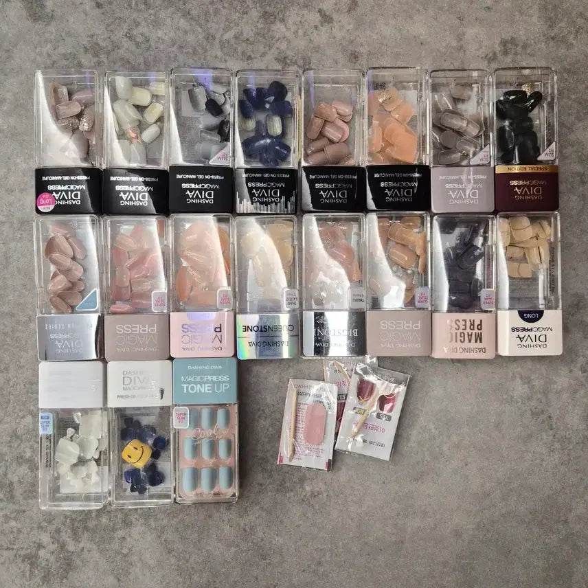 [BUNJANG] Dashing Diva Magic Press Nails (Full Set) / 대싱디바 매직프레스 네일(전체)
