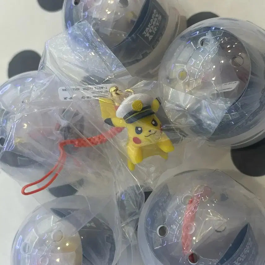 [BUNJANG] Captain Pikachu Strap Keychain Gacha / 캡틴 피카츄 스트랩 키링 가챠