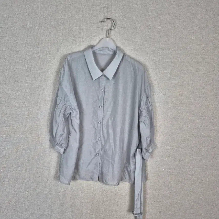 [BUNJANG] See-Through Blouse with Button Details - Light Mint Gray / (#66,77추천)연민트그레이 콩싸개단추 블라우스
