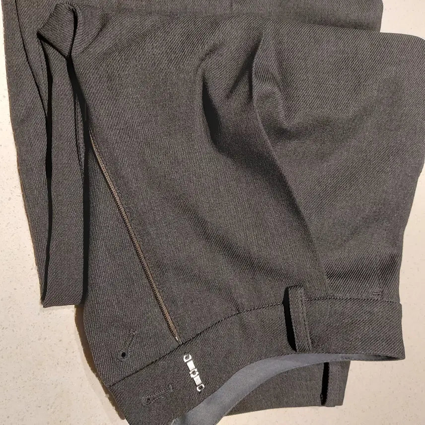 [BUNJANG] Saint James Pierre Slacks Charcoal / [새상품] 세인트제임스 삐에르 슬랙스 차콜 정가 258000 -> 110000 활동성 좋은 허리 편한 슬랙스