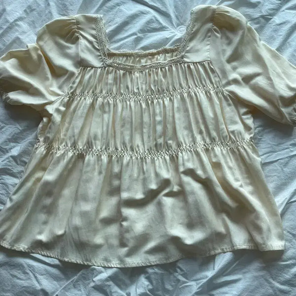[BUNJANG] Eight Seconds Square Neck Smocking Blouse / 에잇세컨즈 스퀘어넥 스모킹 블라우스 자라 미쏘 흐앤므 도매텍 프영띵 감성