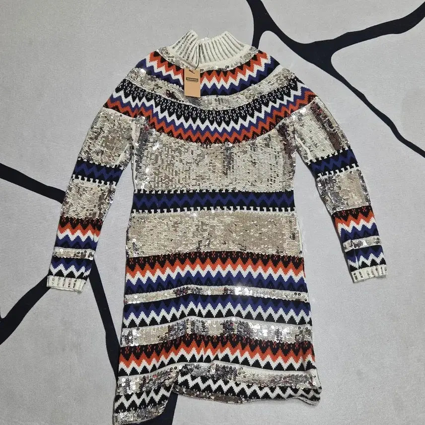 [BUNJANG] Luxury Wool Knit Dress with Sequins and Ethnic Pattern / 고급 울 니트원피스 화려한 스팽글 패턴 파티룩 급처/55~66