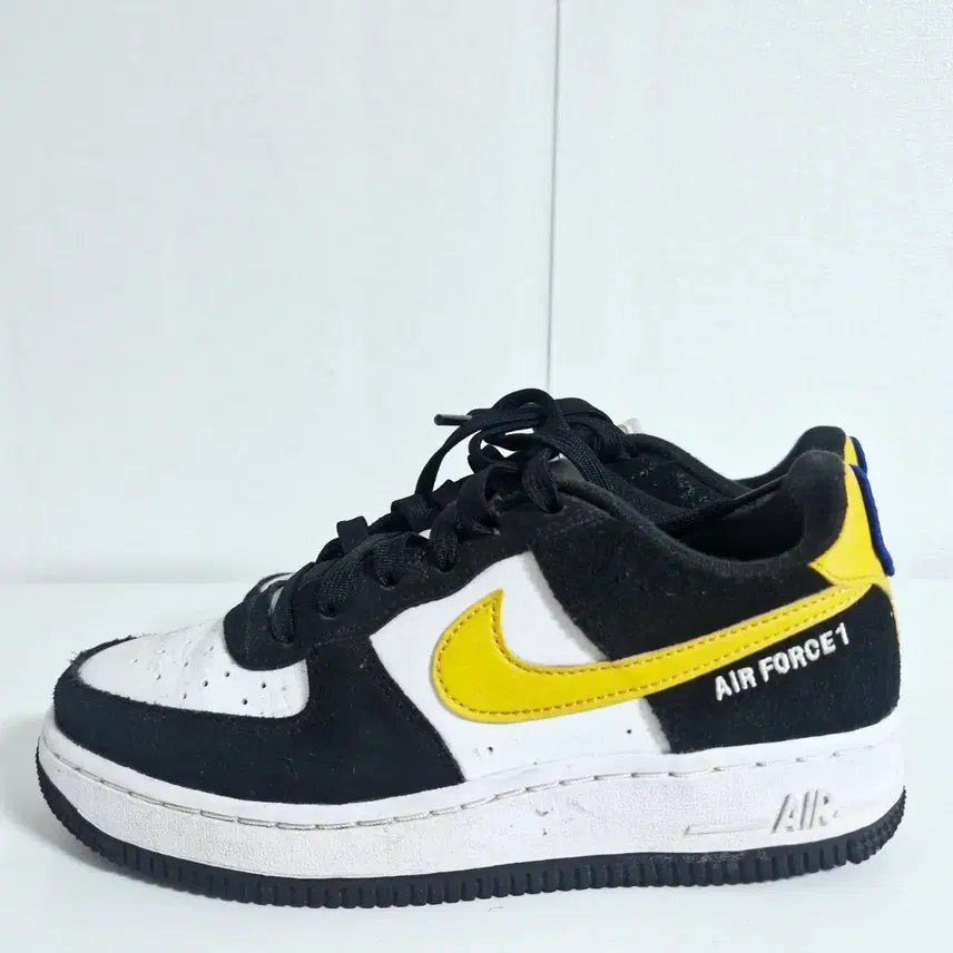 [BUNJANG] Nike Air Force 1 '07 LV8 Athletic Club Sneakers (230) / 나이키 에어 포스 1 07 LV8 애슬레틱 클럽(230)