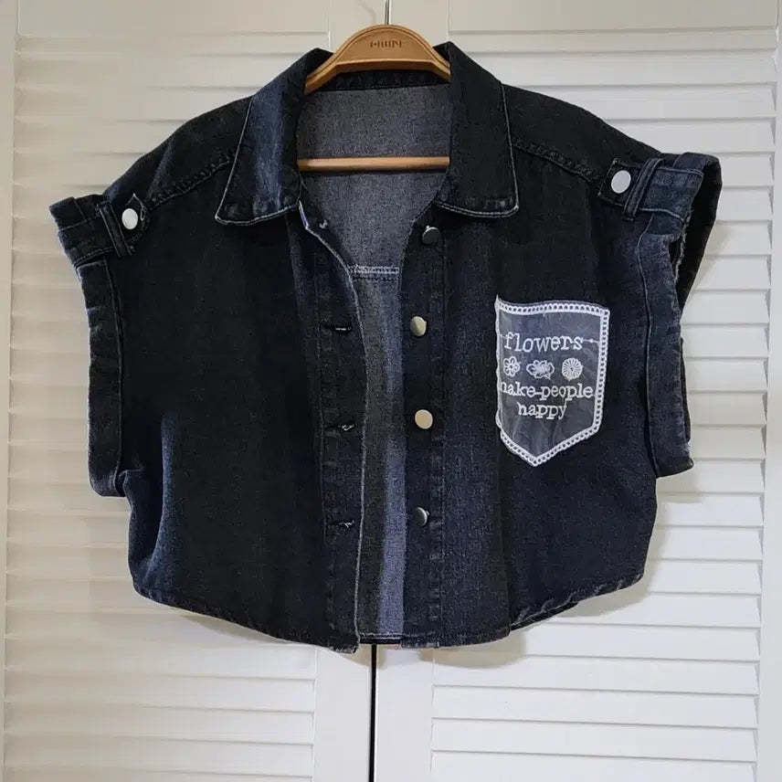 [BUNJANG] Black Denim Sleeveless Shirt with Flower Embroidery Patch / (새상품) 블랙 데님 민소매 셔츠