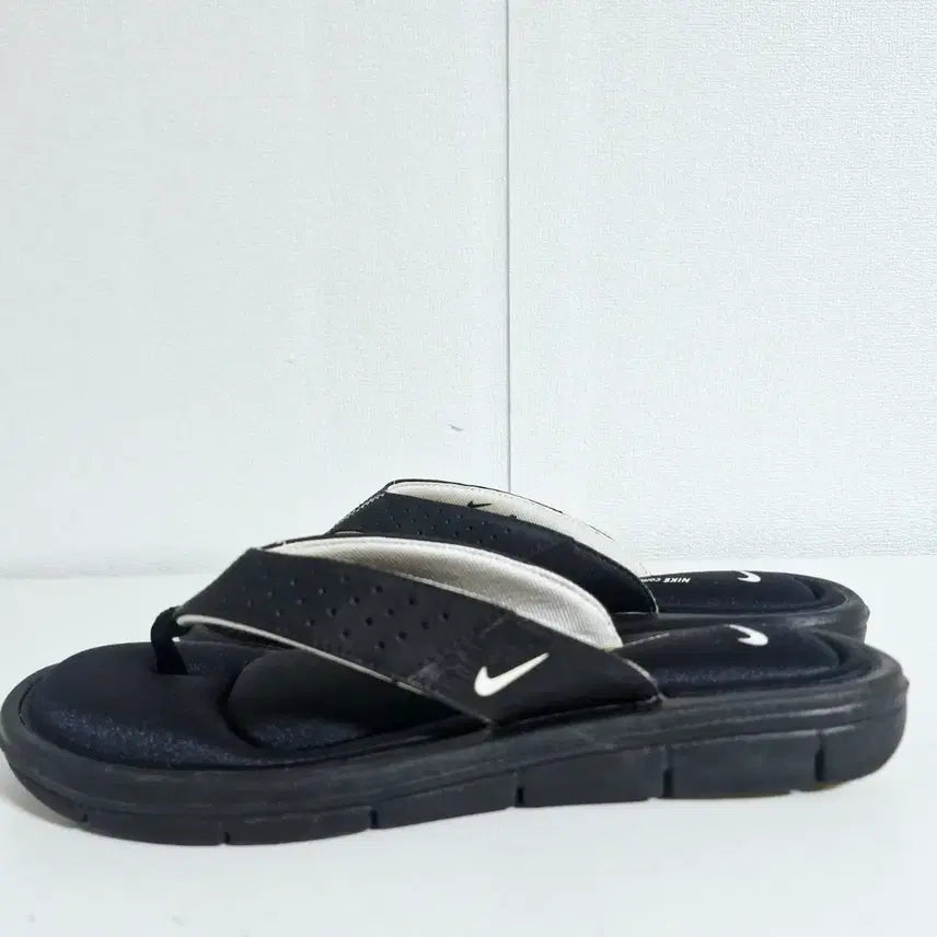 [BUNJANG] Nike Comfort Footbed Flip-flops (240) / 나이키 컴포트 풋베드 쪼리(240)