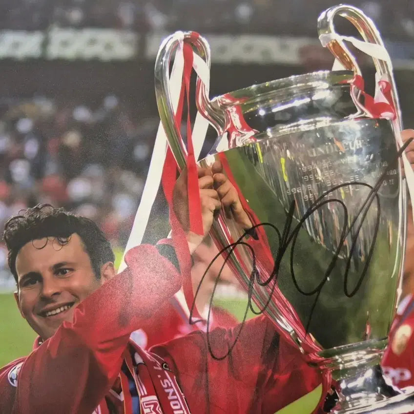 [BUNJANG] Ryan Giggs Autographed A4 Photo / 라이언 긱스 A4 사이즈 싸인포토