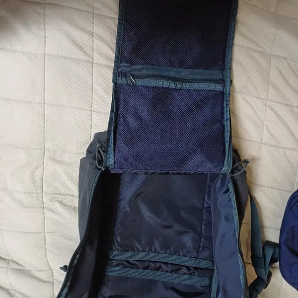 [BUNJANG] Navy Backpack / 네이비색 백팩 수납 공간 넓음 세련됨