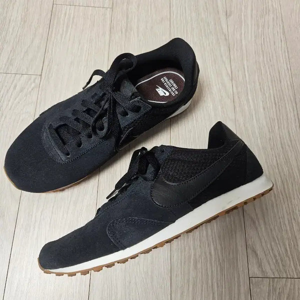[BUNJANG] Nike Black Suede Sneakers / 나이키 운동화