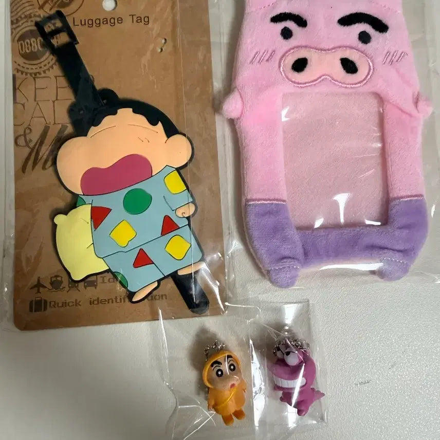 [BUNJANG] Crayon Shin-chan Name Tag, Card Holder, and Keychain Set / 짱구 세트(네임텍, 카드홀더, 키링)