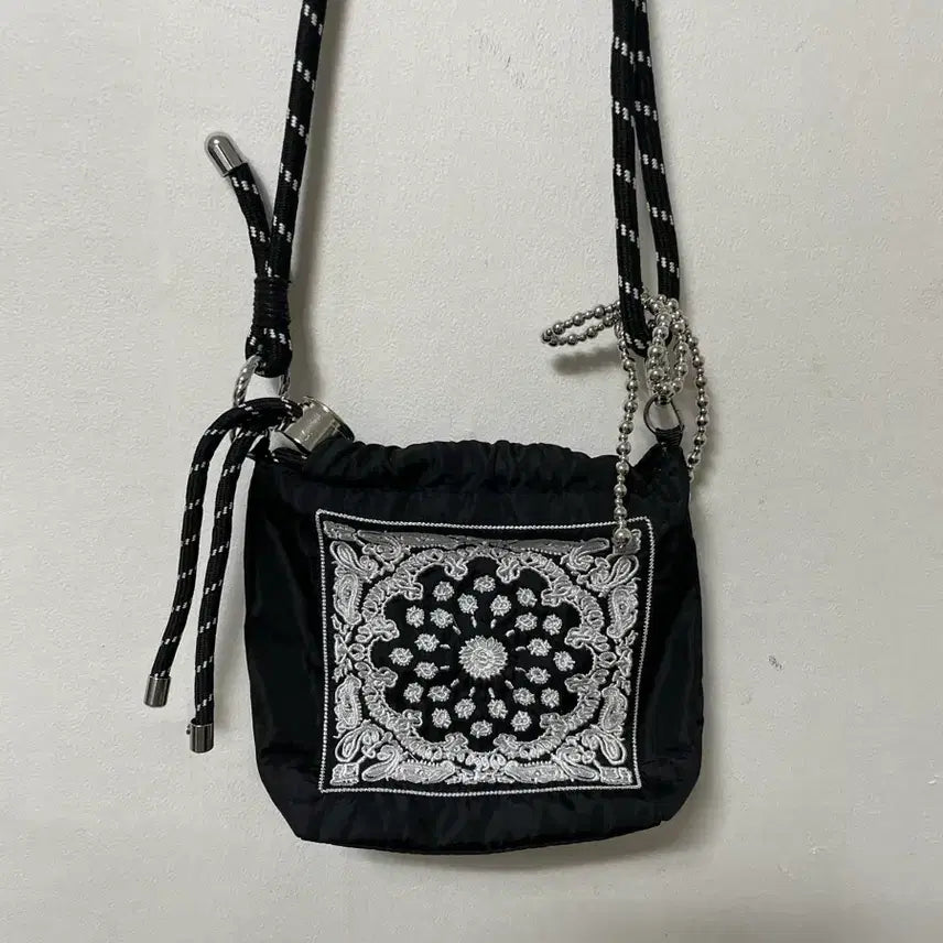 [BUNJANG] Paisley Crossbody Bag / 페이즐리 크로스백 가방