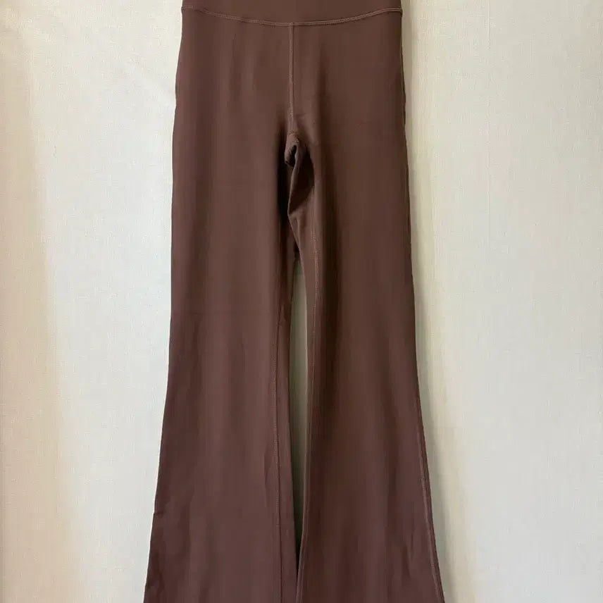 [BUNJANG] Lululemon Bootcut Leggings Brown Size 4 / 룰루레몬 부츠컷 레깅스 브라운 4 사이즈