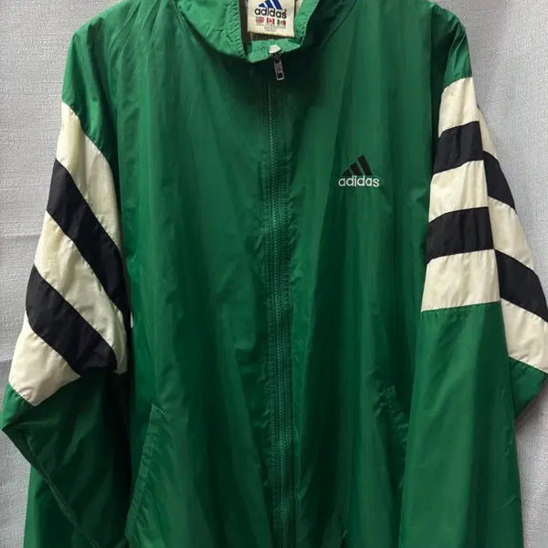 [BUNJANG] Adidas 90s Old School Windbreaker with Stripe Detail / 90's아디다스 로고 트라이프 디테일 올드스쿨 바람막이 2XL