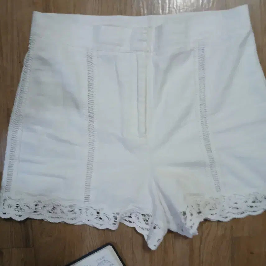 [BUNJANG] Zara White Lace Hot Pants / 자라 화이트 레이스 핫팬츠/usaM사이즈