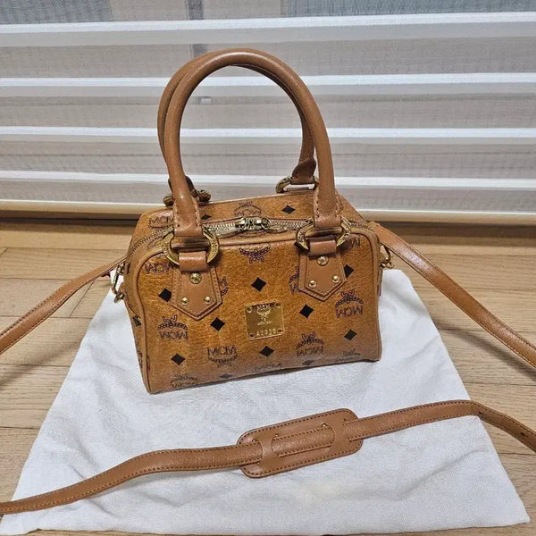 [BUNJANG] MCM Visetos Boston Bag Brown 20x15 / MCM 비세토스 보스턴백 브라운 20x15