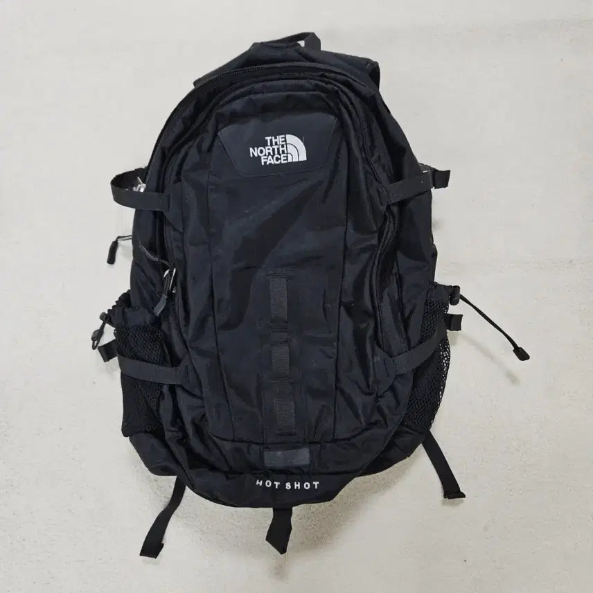 [BUNJANG] The North Face Black Hot Shot Backpack / 노스페이스 블랙 핫샷 백팩 급처