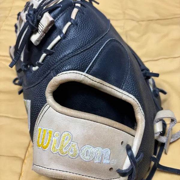 [BUNJANG] Wilson A2000 1B Baseball First Base Mitt / 윌슨 A2000 1루 글러브 좌트