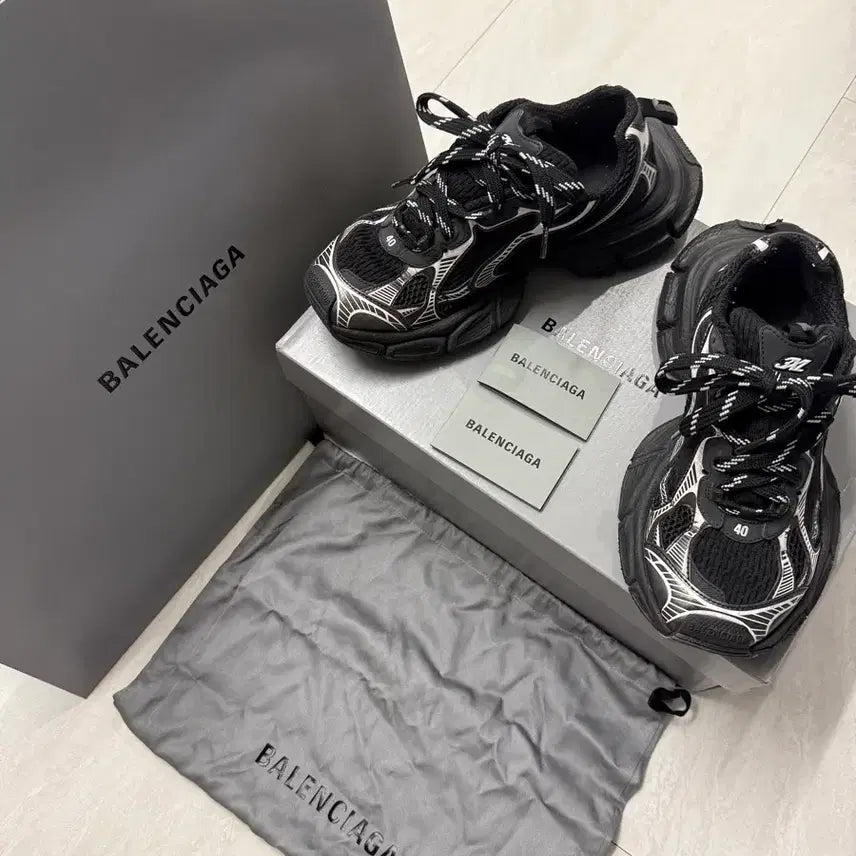 [BUNJANG] Balenciaga 3XL Black/White Size 40 / 발렌시아가 3xl 블랙화이트 40사이즈