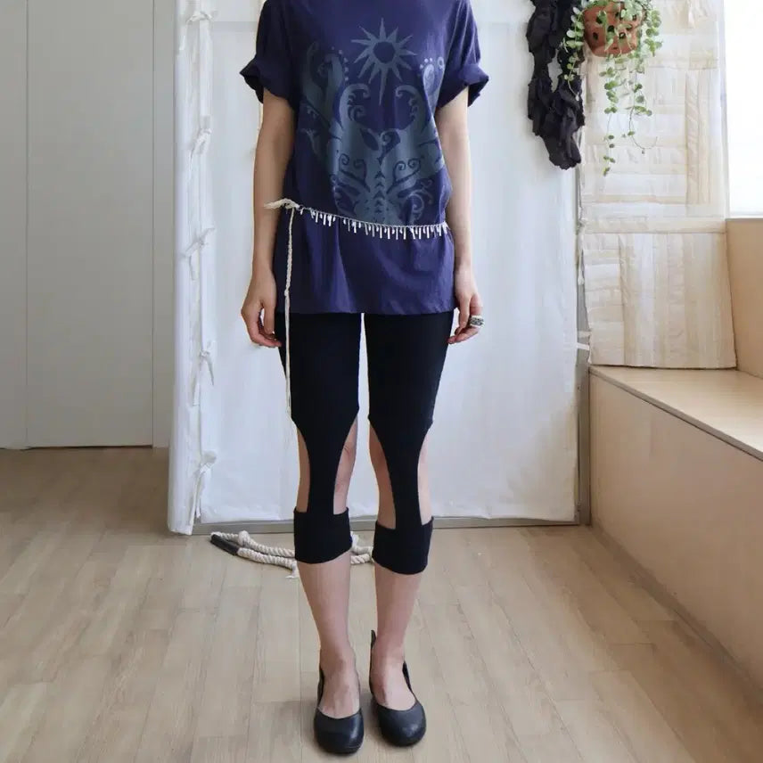 [BUNJANG] Colocynth Curve Capri Leggings Black / 콜로신스 커브 카프리 레깅스 블랙
