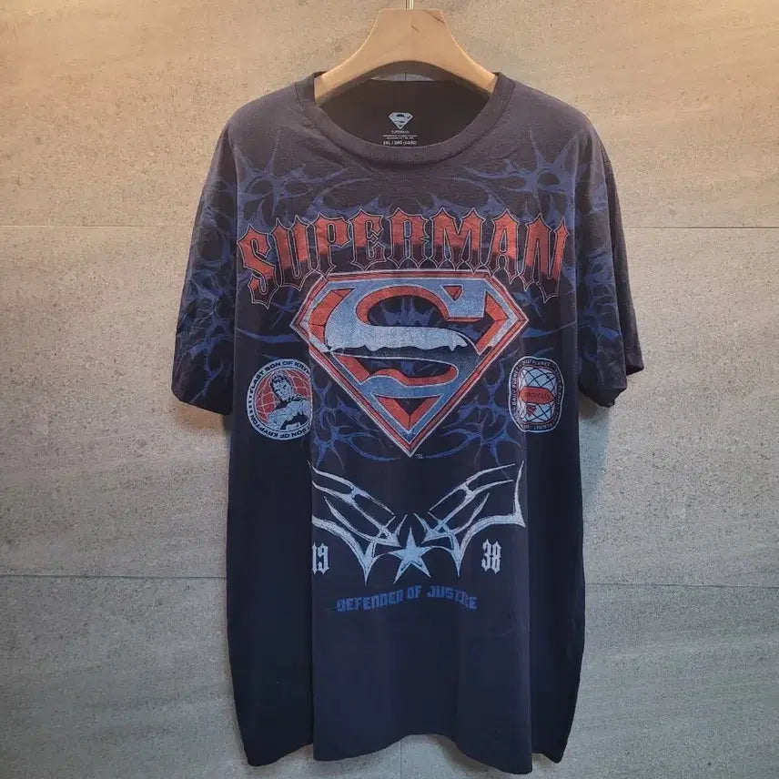 [BUNJANG] Superman Graphic T-Shirt / 슈퍼맨. 오피셜굿즈. 그래픽 반팔티.