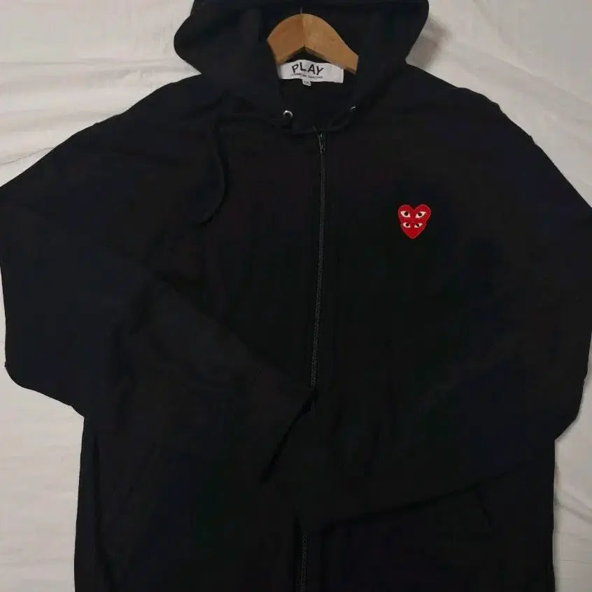 [BUNJANG] Comme des Garçons Play Red Double-Heart Hoodie Zip-Up / (특가/무배)꼼데가르송 레드 더블와펜 남성 후드집업 2XL