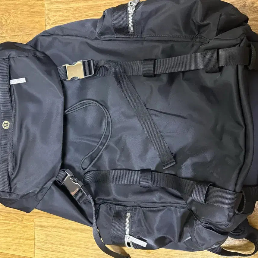 [BUNJANG] Lululemon Wanderlust Backpack 25L Black / 룰루레몬 원더러스트 백팩 블랙 25L