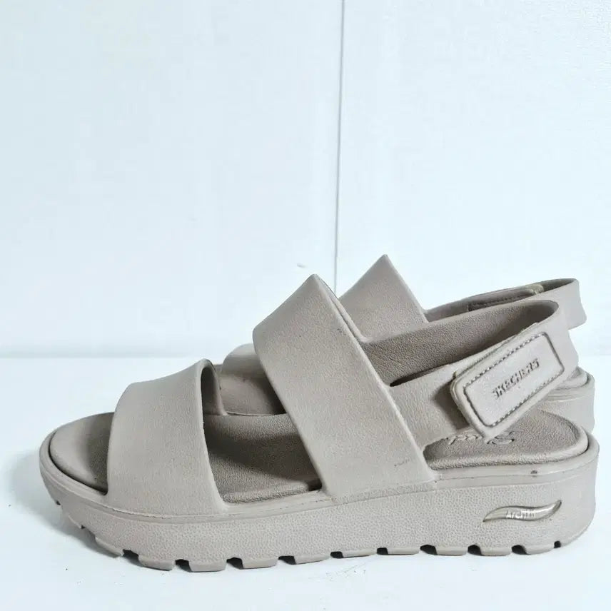 [BUNJANG] Skechers Archfit Footstep Sandals (Size 230) / 스케쳐스 아치핏 풋스텝 샌들(230)