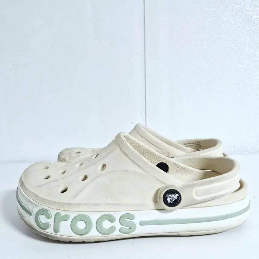 [BUNJANG] Crocs Classic Clog (W8/250) / 크록스 클로그 (w8/250)