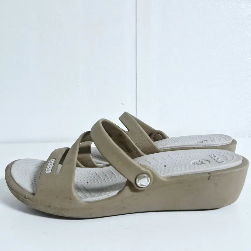 [BUNJANG] Crocs Patricia Wedge Sandals (W6/230) / 크록스 파트리시아  웨지 샌들(w6/230)