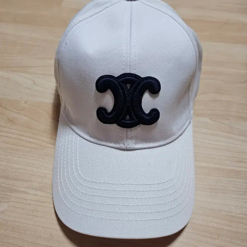 [BUNJANG] Celine Triomphe Cap White / 셀린느 트리오페 볼캡 화이트