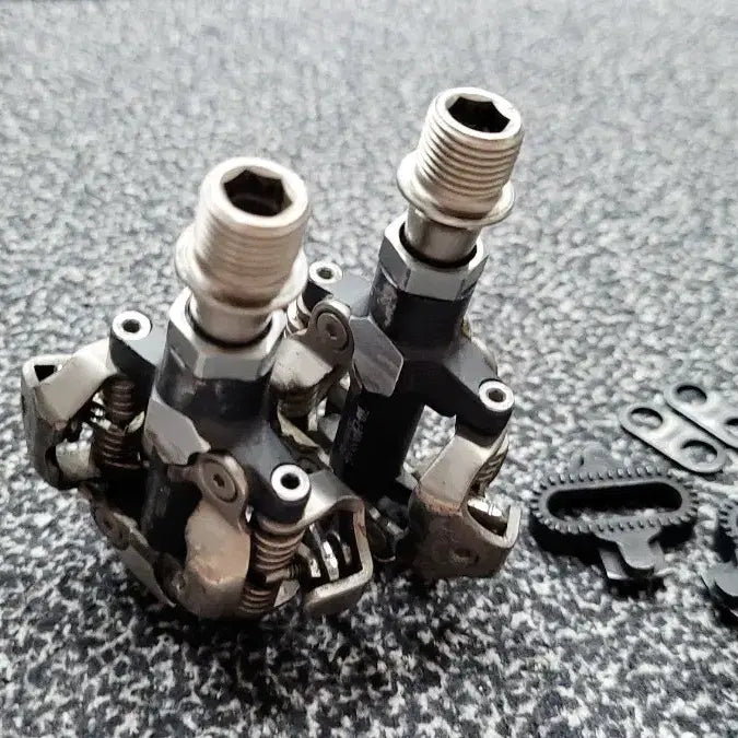 [BUNJANG] Shimano XTR PD-M9000 MTB Clipless Pedals with SM-SH51 Cleat Set / SHIMANO 시마노 XTR MTB 클릿페달/클릿