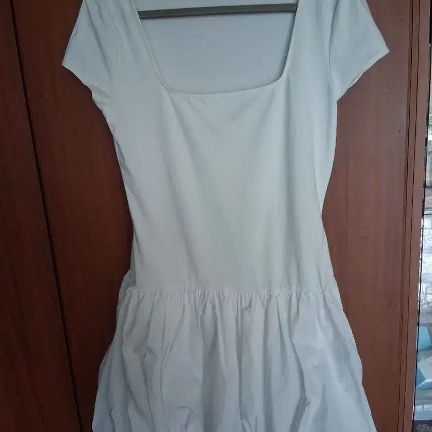 [BUNJANG] Mango Balloon Hem Dress (Size M) / 망고 벌룬 헴 원피스 (M)