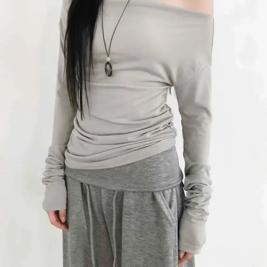 [BUNJANG] BAS Side Shirring Off-Shoulder T-Shirt Beige / 급처) [바스] 사이드 셔링 오프숄더 T 베이지