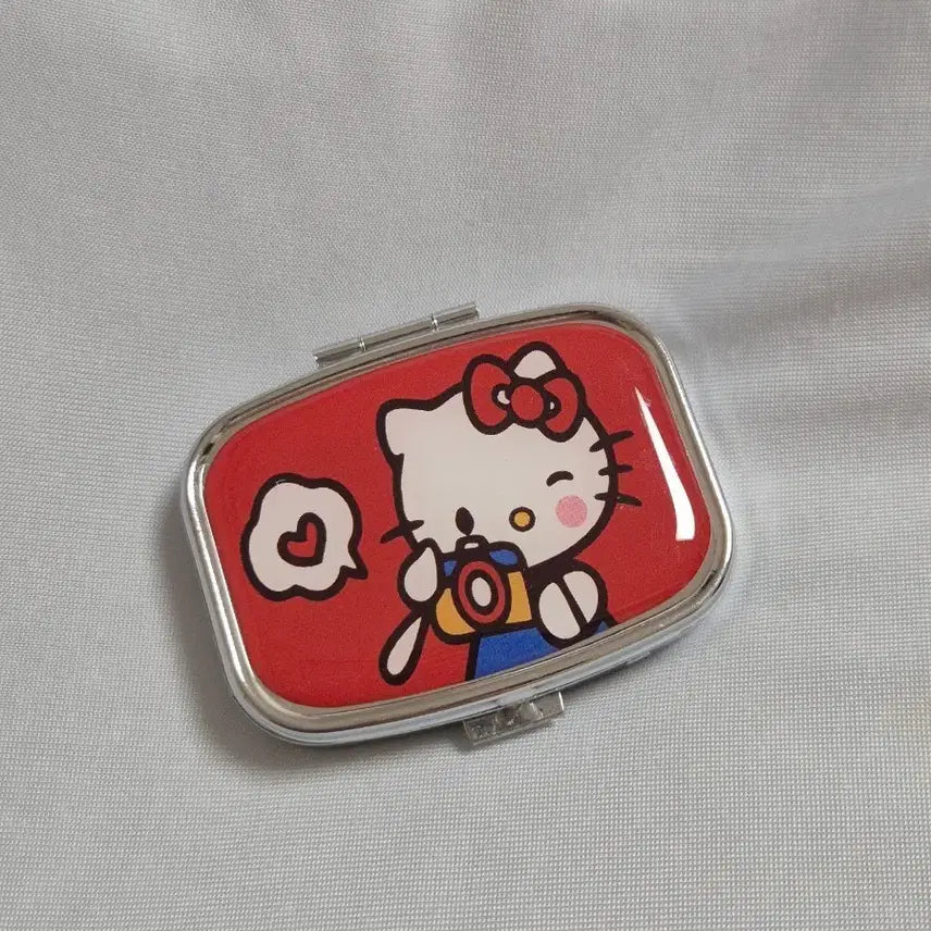 [BUNJANG] Hello Kitty Portable Pill Case / 헬로키티 휴대용 약통