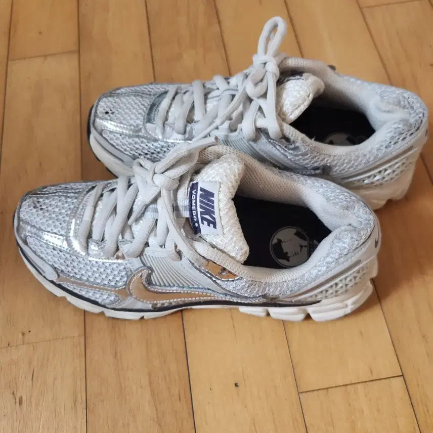 [BUNJANG] Nike Zoom Vomero 5 Silver Running Shoes / 나이키 줌 보메로 5 실버