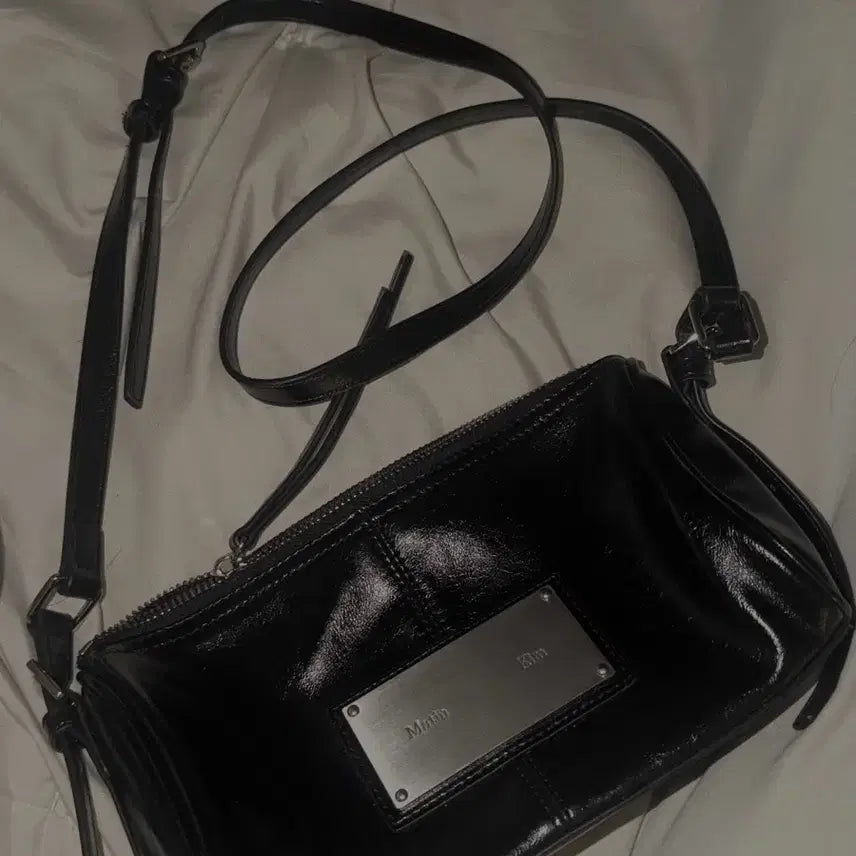 [BUNJANG] Marking Buckle Strap Two-Way Mini Bag Black / 마킹 버클 스트랩 투 웨이 미니백 블랙
