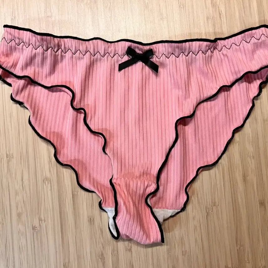 [BUNJANG] Pink Ribbed Frill Panty with Black Line / (중고) 핑크 골지 블랙라인 프릴 팬티
