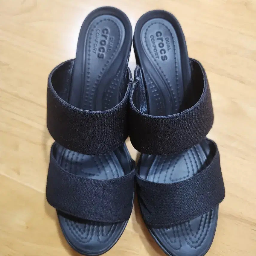 [BUNJANG] Crocs Two-Strap Wedge Heel Sandals (240mm) / 크록스 투스트랩 240  웨지힐  키높이