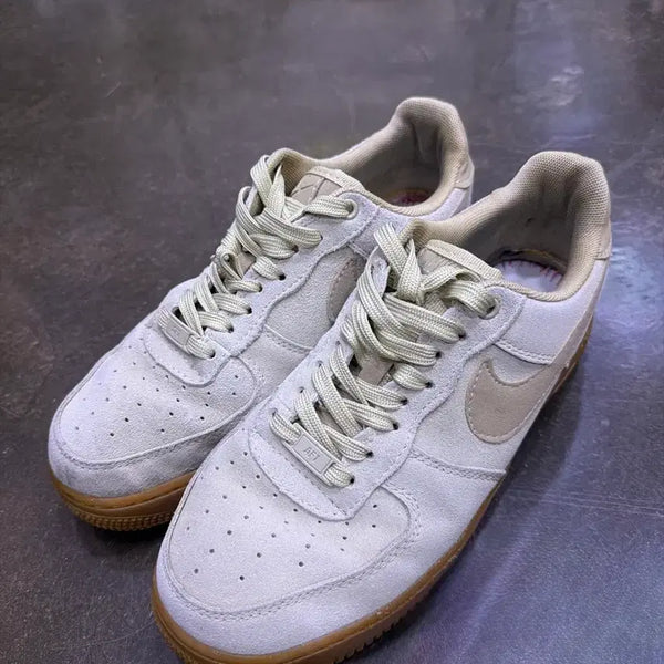 [BUNJANG] Nike Air Force 1 Low Suede Mushroom Sneakers / 나이키 에어포스1 로우 스웨이드 머쉬룸 스니커즈 270
