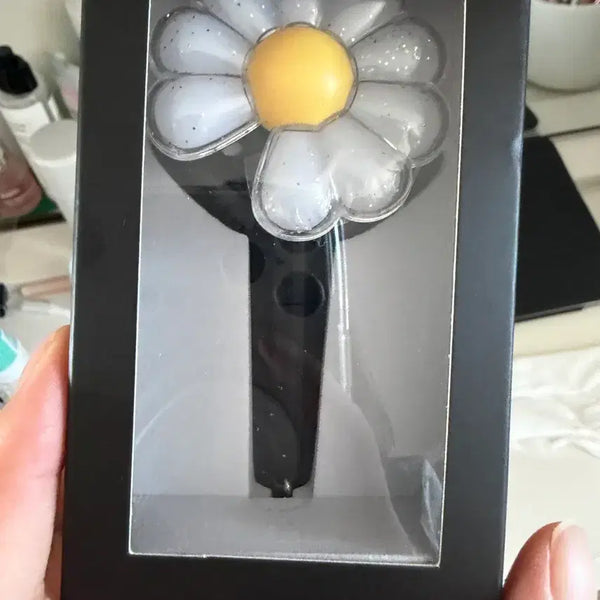 [BUNJANG] G-Dragon GD Daisy Mini Lightstick Sealed / 지드래곤 GD 데이지 미니 응원봉 미개봉