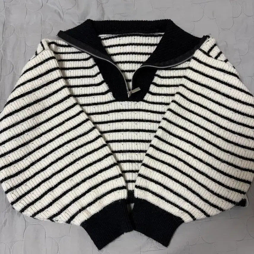 [BUNJANG] Cropped Knit Sweater / 크롭 니트