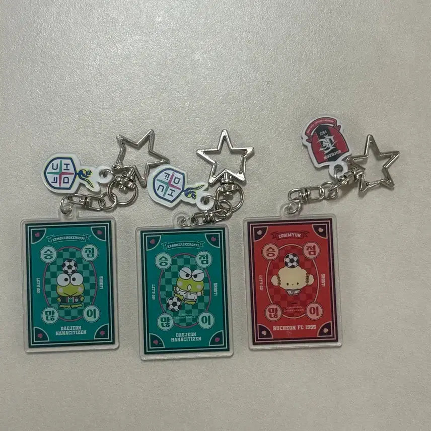 [BUNJANG] K League x Sanrio Random Amulet Keyring / K리그 X 산리오 랜덤 부적키링 (대전, 부천)