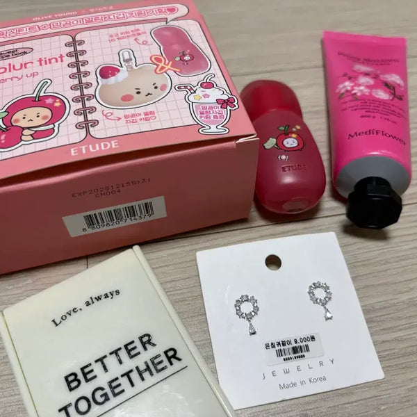 [BUNJANG] Etude Cherry Cherry Cherry Tint, Earrings, Hand Cream, Mirror Set / 올영 에뛰드 틴트 + 귀걸이 + 핸드크림 + 빗거울 세트 일괄 체리위로올려 립 16