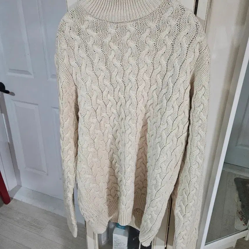 [BUNJANG] Cable Knit Sweater - Ivory / 케이블 니트 스웨터 아이보리