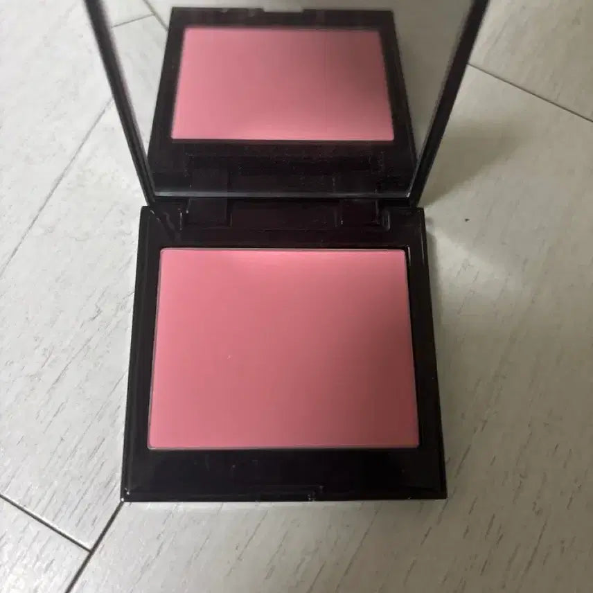 [BUNJANG] Laura Mercier Blush Colour Infusion Strawberry / 로라 메르시에 블러쉬 컬러 인퓨전 스트로베리