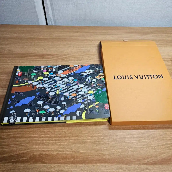 [BUNJANG] Louis Vuitton Travel Book Tokyo by eBoy / 루이비통 트래블 북 도쿄 eBoy 아트북